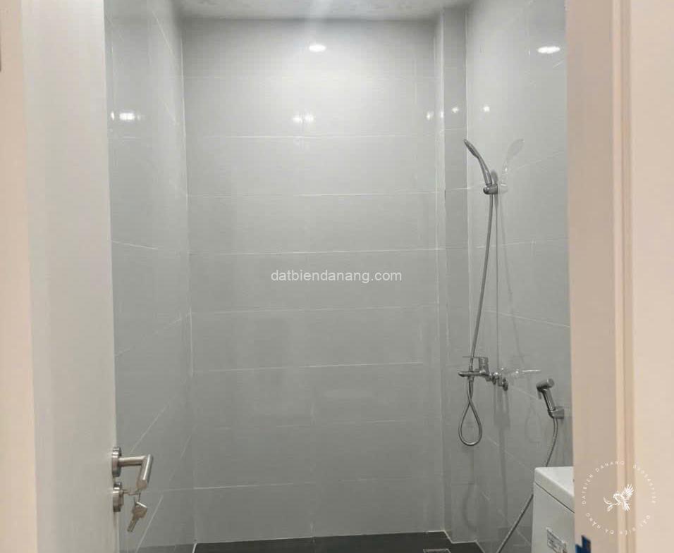 z6778562234626 60d4075d806a97e014a108d1a39b9c24 - datbiendanang