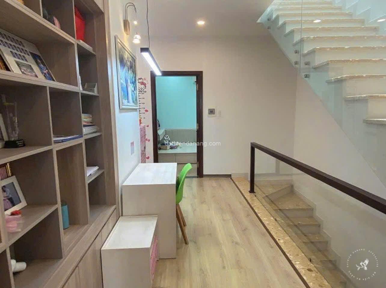 z6956699385018 654e2b93cf4fb3c25a9616b5beb71ab5 - datbiendanang